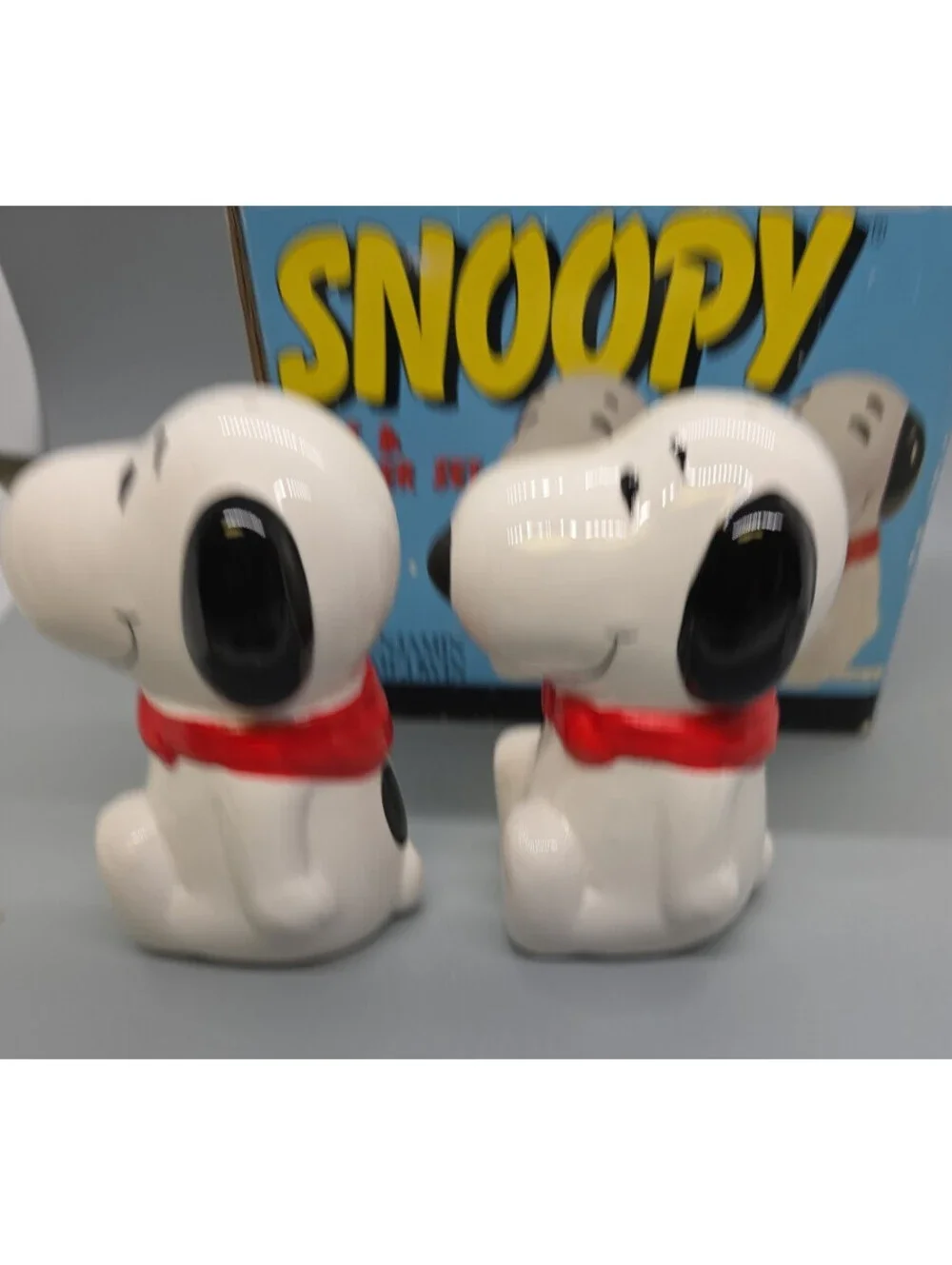 1993 Benjamin & Medwin Peanuts Snoopy Salt & Pepper Shakers